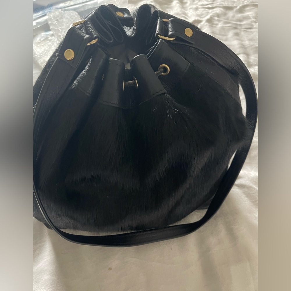 Made in Italy cowhide( black hair ) bucket bag